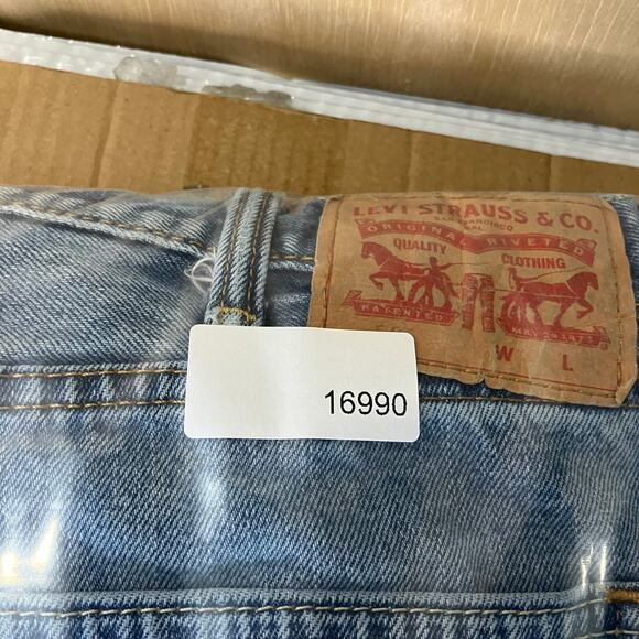 Levi's Light Wash Jeans Mens 38x32 Blue Distressed Straight Leg Casual Denim - Picture 11 of 11